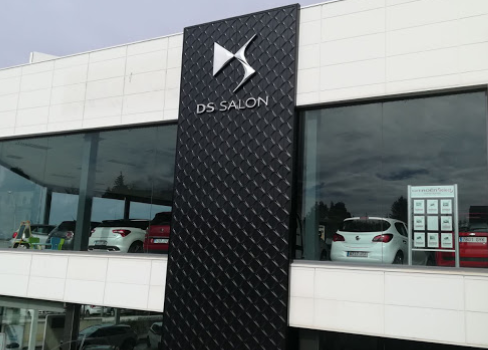 DS YOMOVO SALOON – MANRESA
